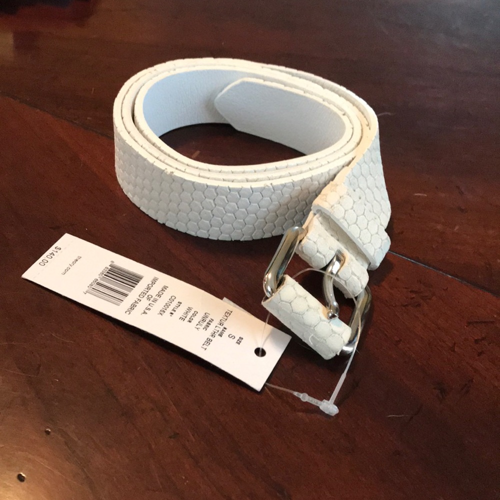 NWT Theory “unruly” textured leather belt